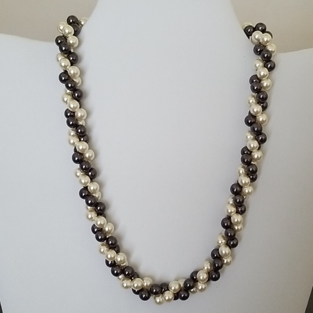 Faux Pearl Twist Necklace